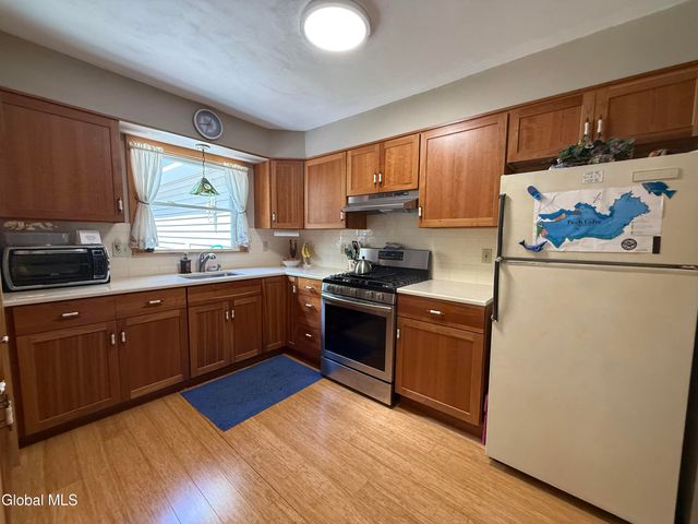 303 N Shore Rd Peck Road, Gloversville, NY 12078