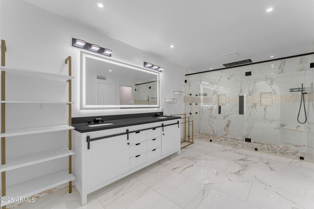 108 S MORNING RIDGE Drive, Gilbert, AZ 85296