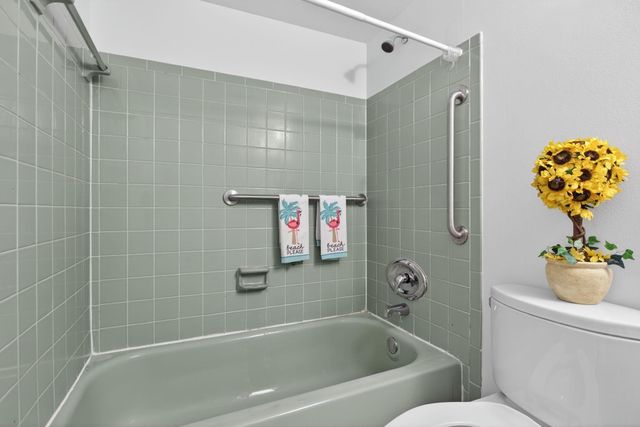 7300 NW 4 Place 205, Margate, FL 33063