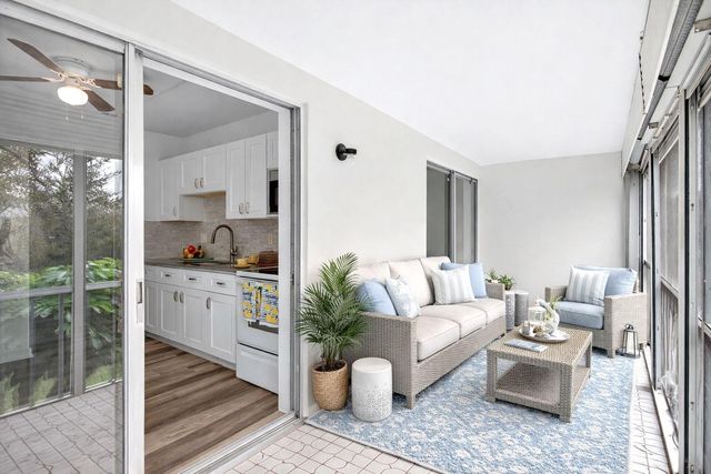 7300 NW 4 Place 205, Margate, FL 33063