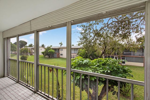 7300 NW 4 Place 205, Margate, FL 33063