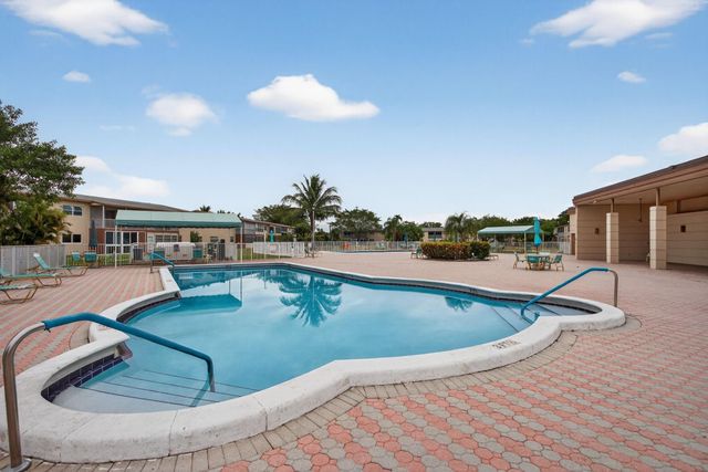 7300 NW 4 Place 205, Margate, FL 33063