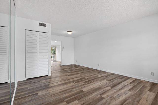 7300 NW 4 Place 205, Margate, FL 33063