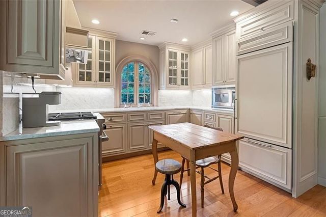 5000 Long Island Drive NW, Sandy Springs, GA 30327