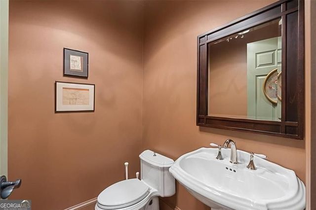 5000 Long Island Drive NW, Sandy Springs, GA 30327