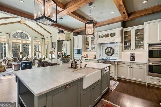 5000 Long Island Drive NW, Sandy Springs, GA 30327