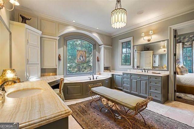 5000 Long Island Drive NW, Sandy Springs, GA 30327