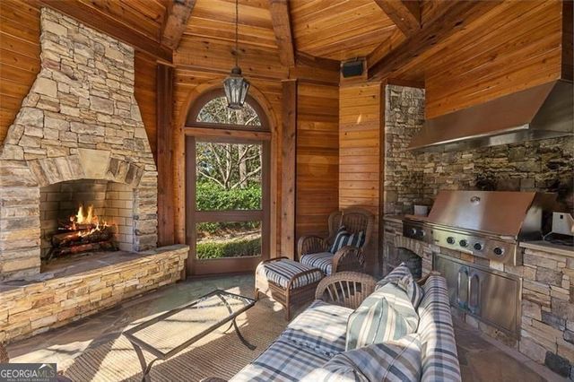 5000 Long Island Drive NW, Sandy Springs, GA 30327