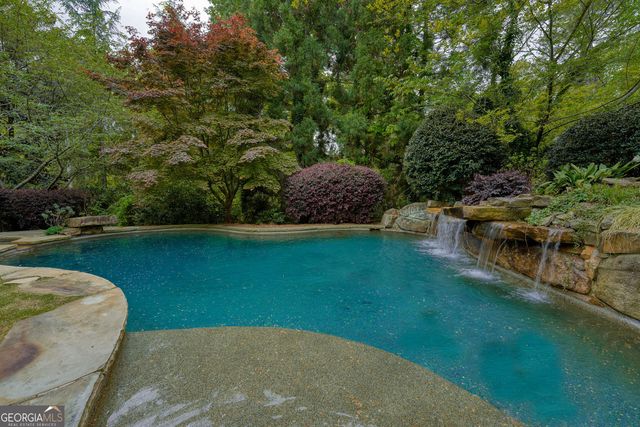 5000 Long Island Drive NW, Sandy Springs, GA 30327