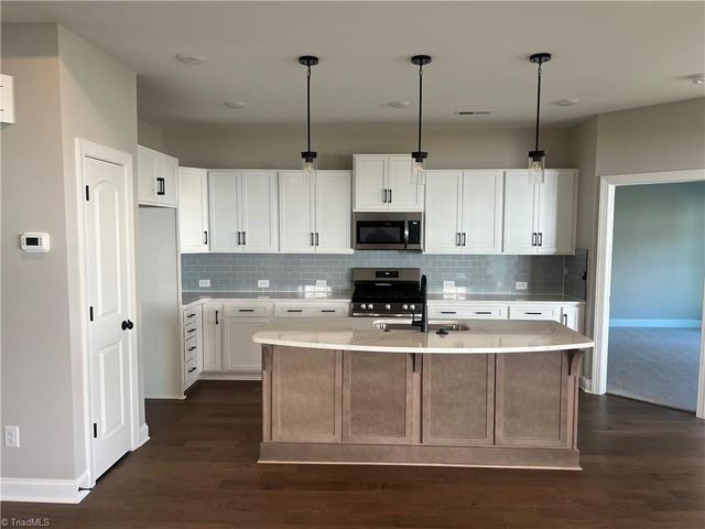 4234 Quartersaw Lane TH5, Clemmons, NC 27012