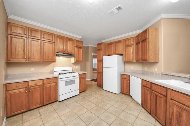 27161 Remington Forest E, Magnolia, TX 77355