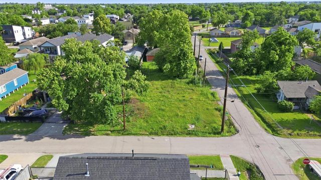 523 E 39th Street, Houston, TX 77022