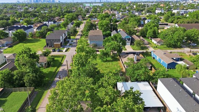 523 E 39th Street, Houston, TX 77022