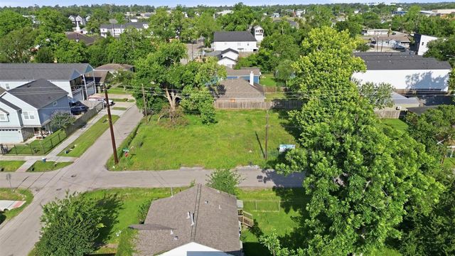 523 E 39th Street, Houston, TX 77022