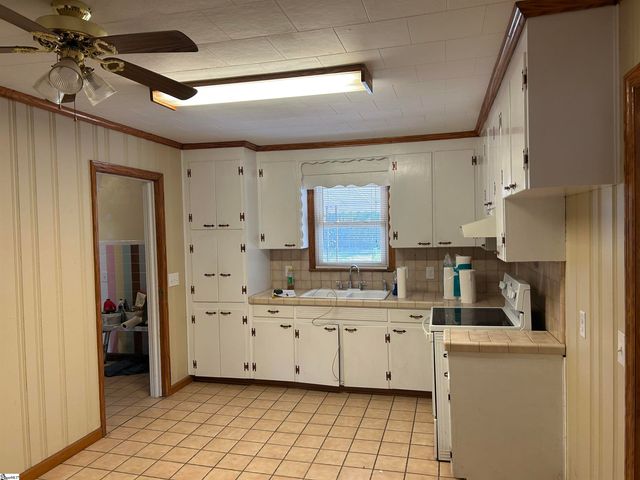 1598 Sunset Boulevard, Clinton, SC 29325