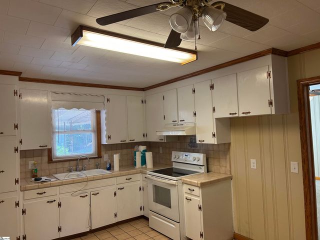 1598 Sunset Boulevard, Clinton, SC 29325