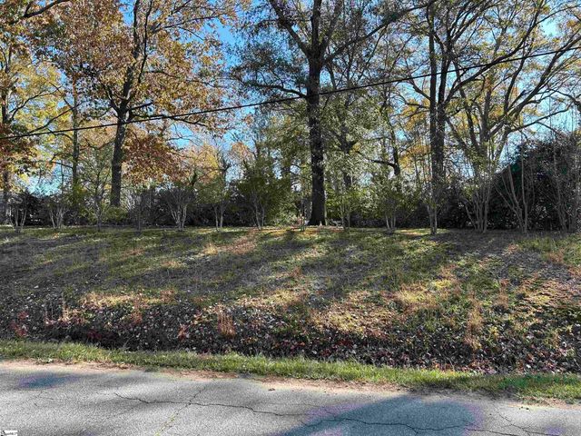 1598 Sunset Boulevard, Clinton, SC 29325