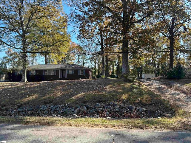 1598 Sunset Boulevard, Clinton, SC 29325