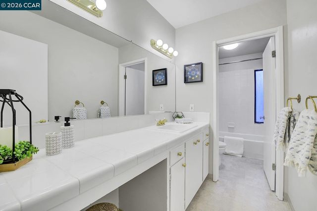 2133 Donald Dr 9, Moraga, CA 94556