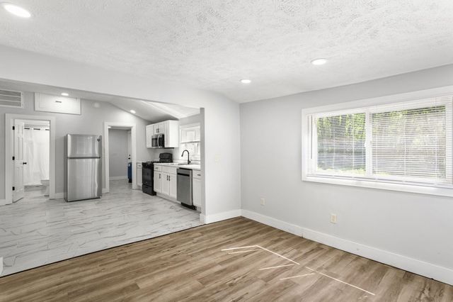 7323 E Pansy Lane, New Carlisle, IN 46552