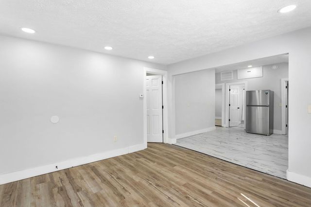 7323 E Pansy Lane, New Carlisle, IN 46552