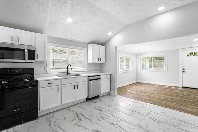 7323 E Pansy Lane, New Carlisle, IN 46552