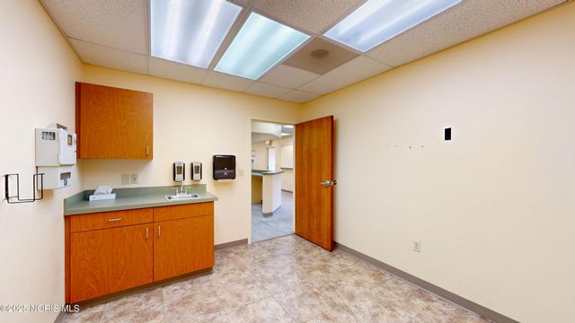 1255 W Main Street, B, Bellevue, OH 44811