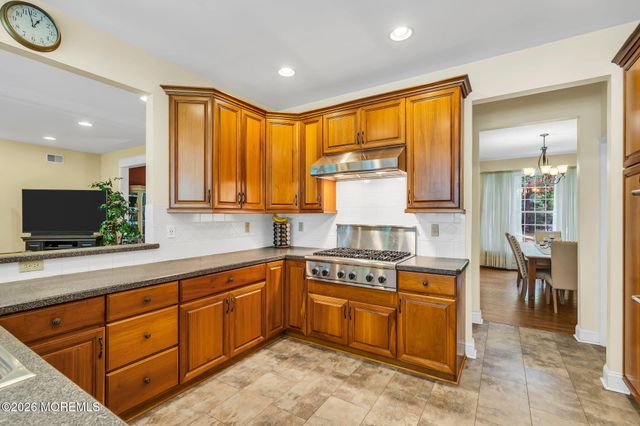 77 Savannah Road, Jackson, NJ 08527