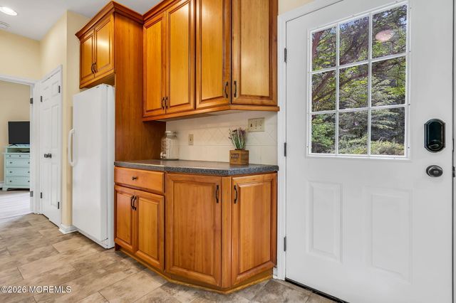 77 Savannah Road, Jackson, NJ 08527