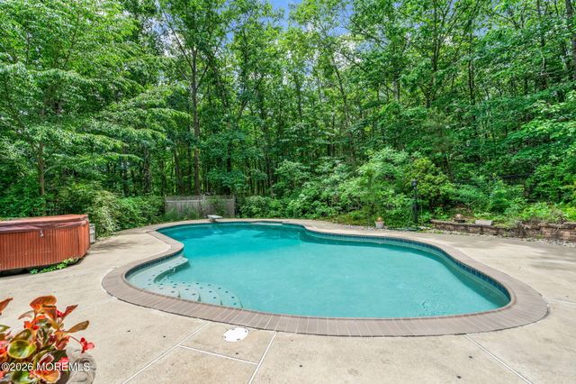 77 Savannah Road, Jackson, NJ 08527