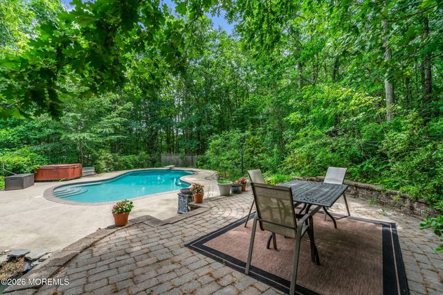 77 Savannah Road, Jackson, NJ 08527