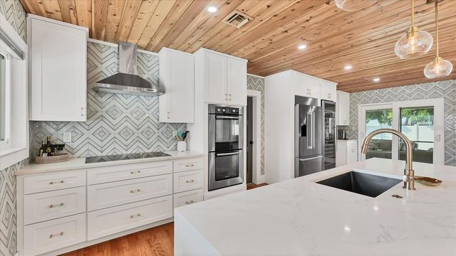 2411 VALENCIA DRIVE, Sarasota, FL 34239