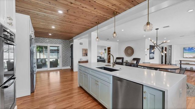 2411 VALENCIA DRIVE, Sarasota, FL 34239
