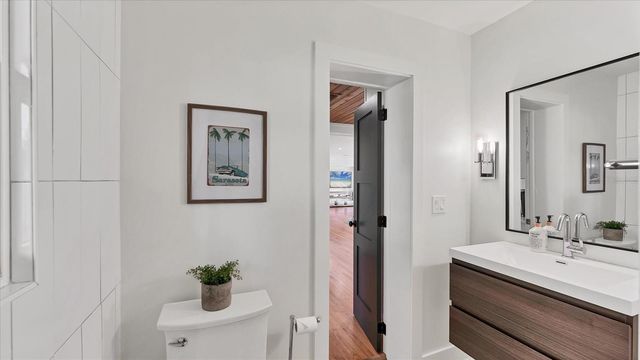 2411 VALENCIA DRIVE, Sarasota, FL 34239