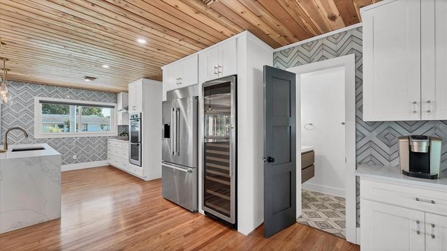 2411 VALENCIA DRIVE, Sarasota, FL 34239