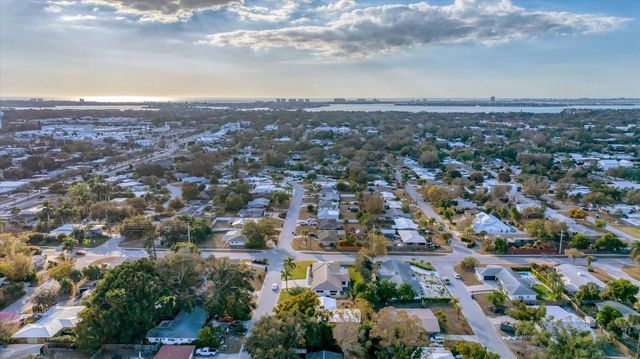 2411 VALENCIA DRIVE, Sarasota, FL 34239