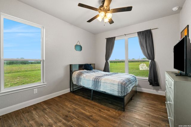 137 RANCHERS WAY, Floresville, TX 78114