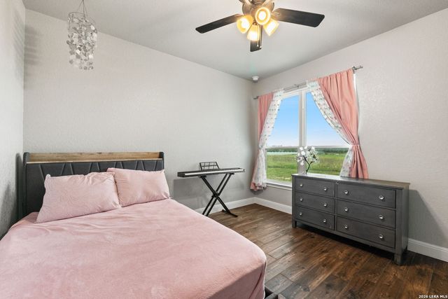 137 RANCHERS WAY, Floresville, TX 78114