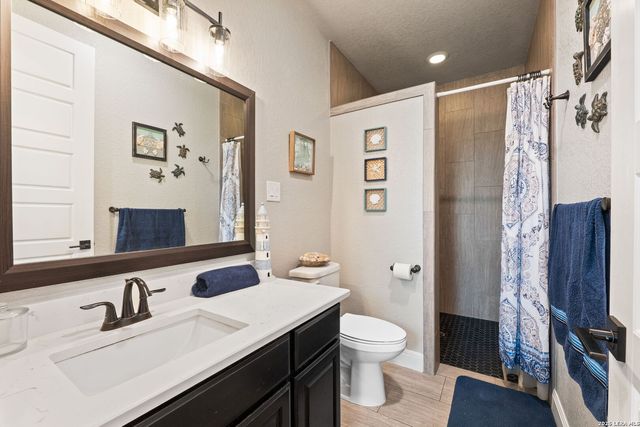 137 RANCHERS WAY, Floresville, TX 78114