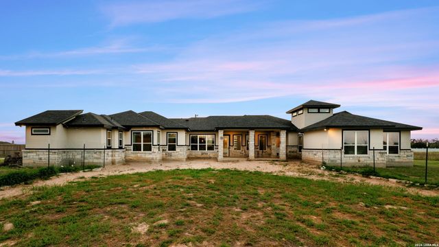 137 RANCHERS WAY, Floresville, TX 78114