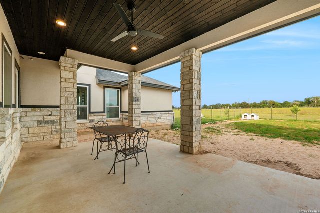 137 RANCHERS WAY, Floresville, TX 78114