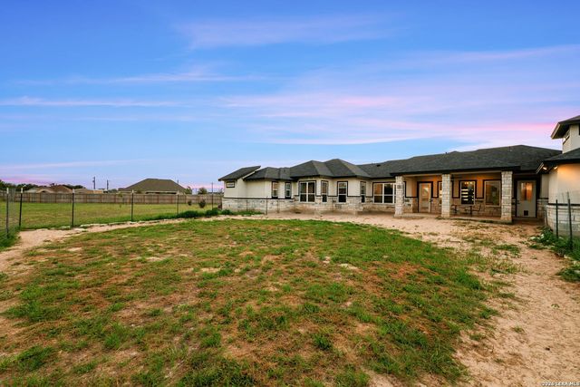 137 RANCHERS WAY, Floresville, TX 78114