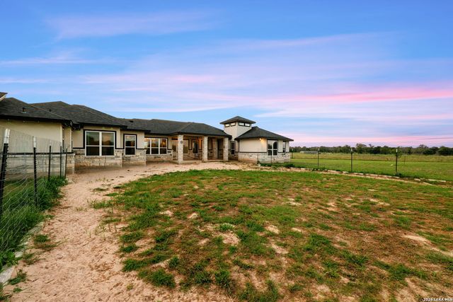 137 RANCHERS WAY, Floresville, TX 78114