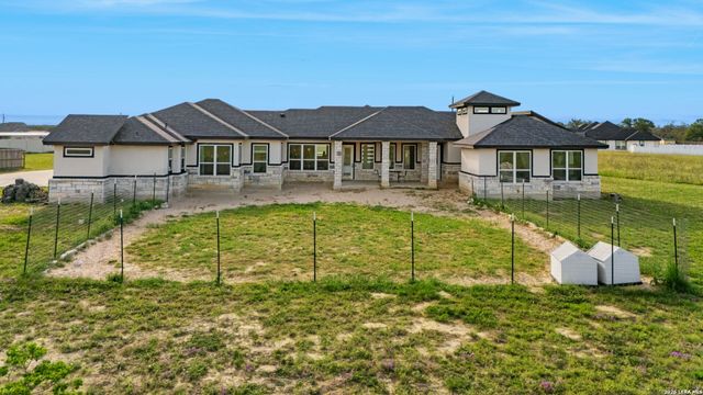 137 RANCHERS WAY, Floresville, TX 78114