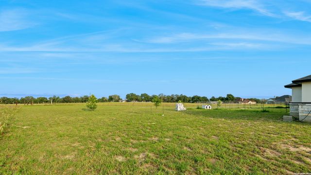 137 RANCHERS WAY, Floresville, TX 78114