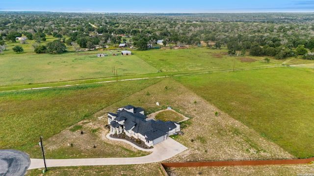 137 RANCHERS WAY, Floresville, TX 78114