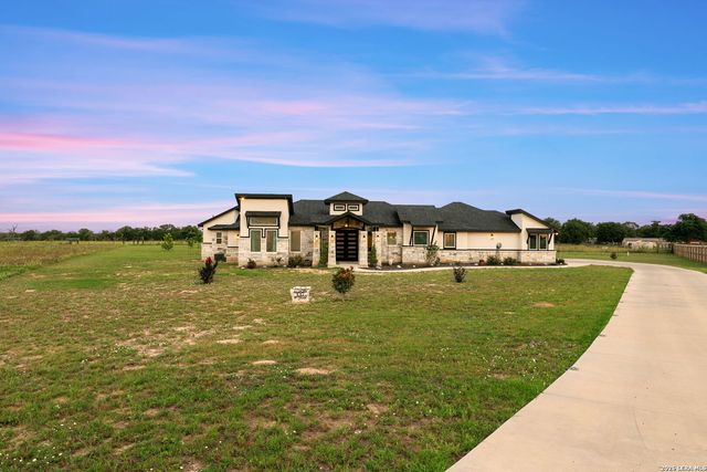 137 RANCHERS WAY, Floresville, TX 78114
