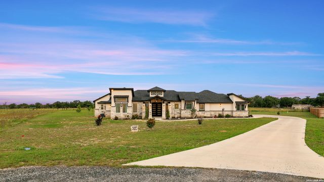 137 RANCHERS WAY, Floresville, TX 78114