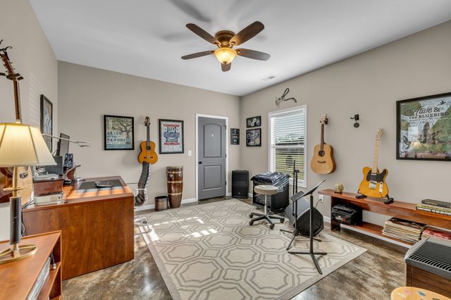 4830 Moses Rd, Columbia, TN 38401