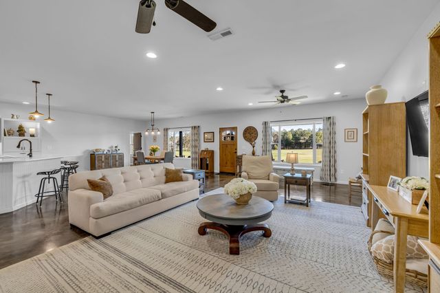 4830 Moses Rd, Columbia, TN 38401